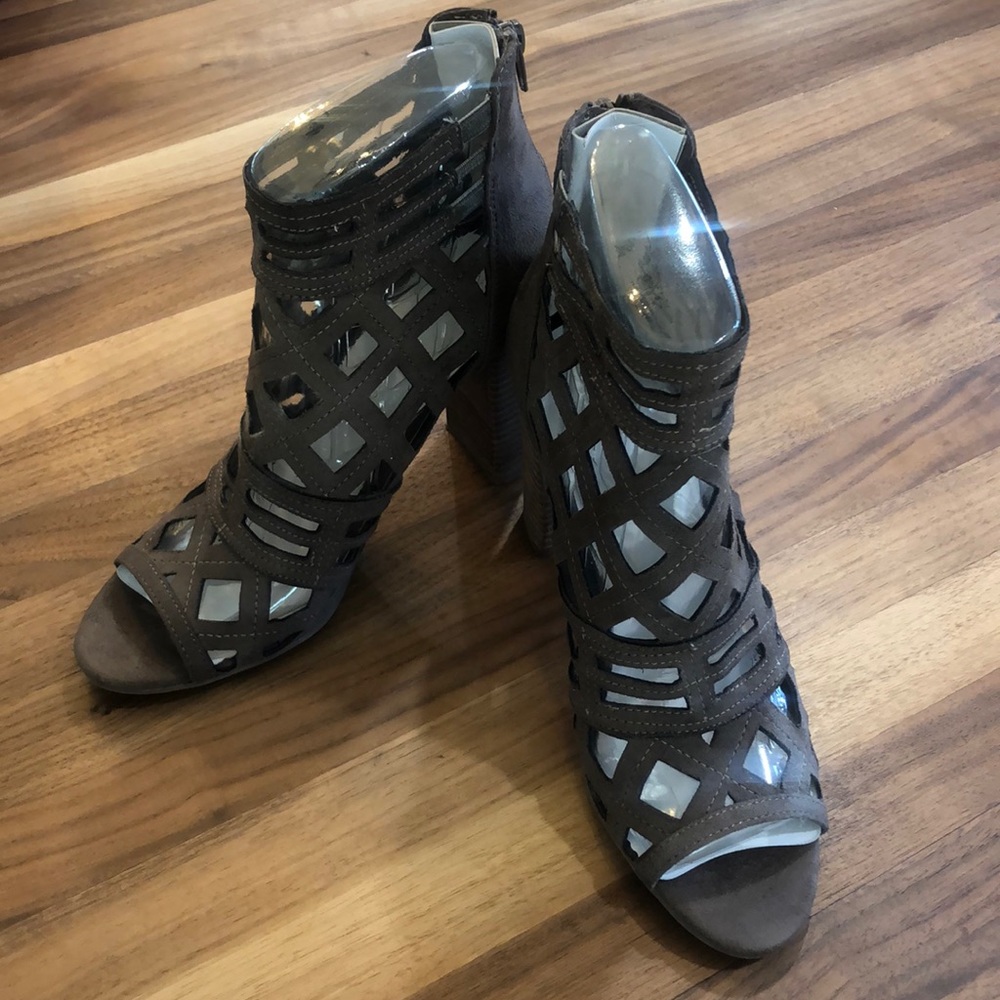 Carlos Lola Caged Heel NWOT